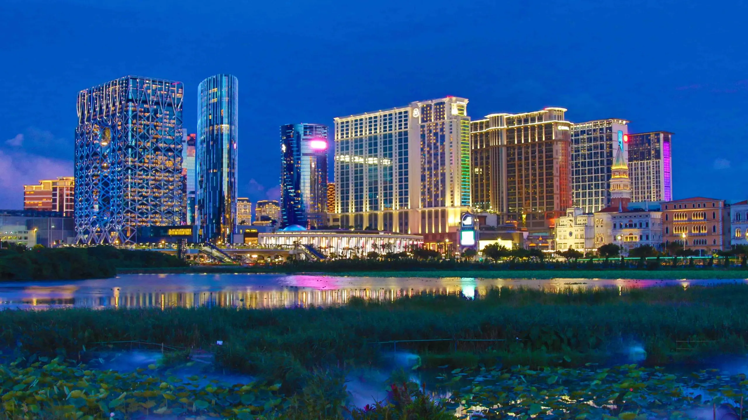 カジノ慣れした私がおすすめ】海外カジノでやっておくべきゲーム５選 | ぽーかーとらべる｜ポーカー初心者向け情報メディア