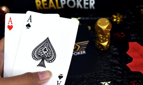 【革命的】オンカジのライブカジノで遊べるポーカー・ブラックジャック
