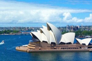 日本の相続税は最大55％！相続税がない富裕層に人気の移住先5選