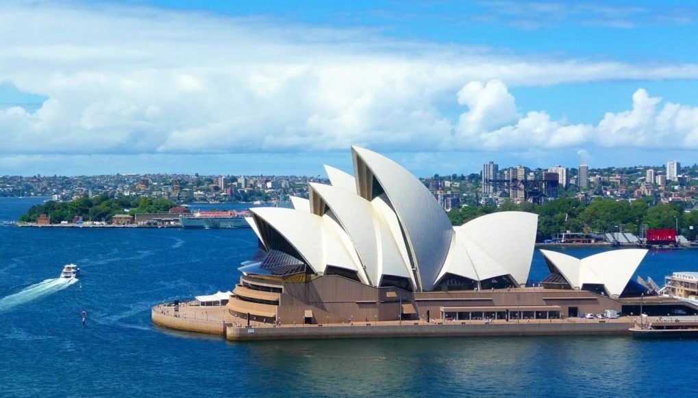 日本の相続税は最大55％！相続税がない富裕層に人気の移住先5選