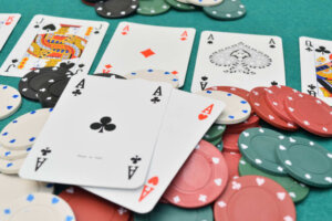 海外カジノで勝負する前に！ポーカーの役一覧と確率を解説！