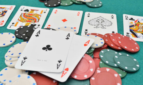 海外カジノで勝負する前に！ポーカーの役一覧と確率を解説！