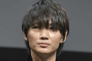 ガーシー砲乗り越え幸せゲット！綾野剛の派手な女性遍歴とは