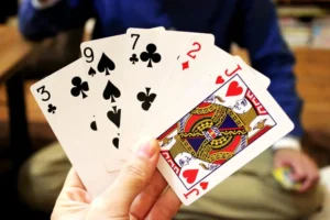 【トランプ】大富豪の公式ルールは？カードの強さや役の種類も徹底解説！